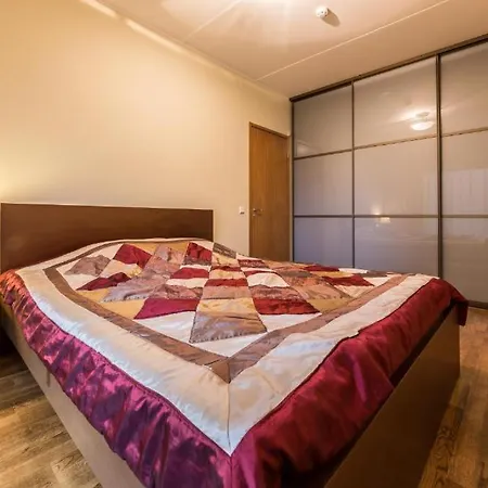 Hilltop Apartments - City Centre Foorum Apartment *