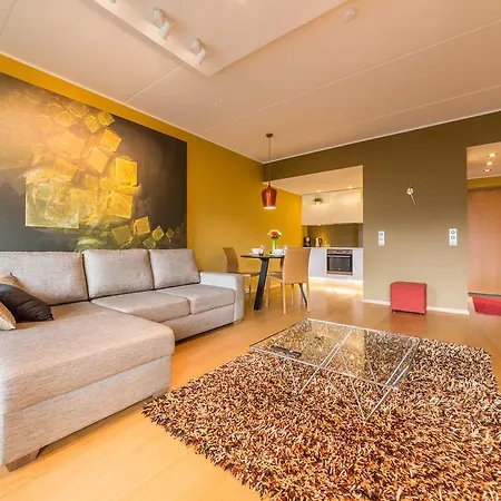 Hilltop Apartments - City Centre Foorum Apartment *